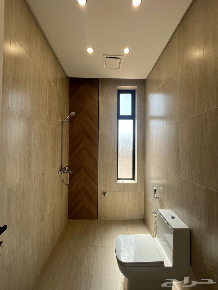 شقة 6 غرف في ولي العهد 8