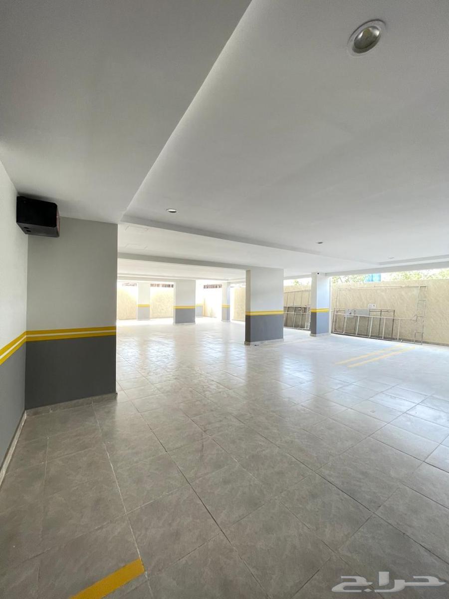 شقة 5 غرف في الملك فهد 6