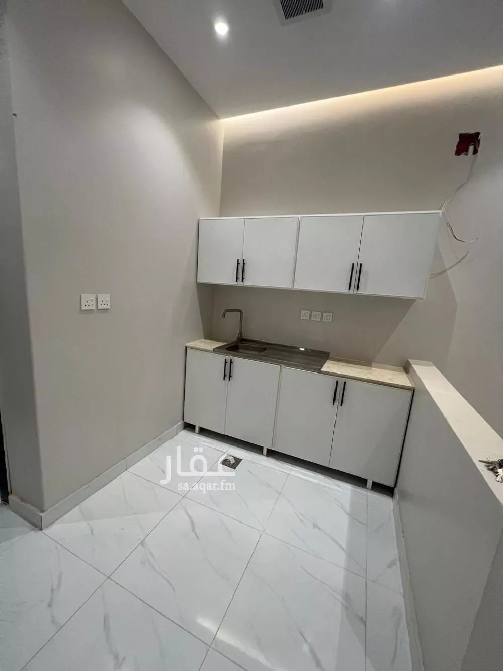 900 sqm building in Dhahrat Al Badiah 15