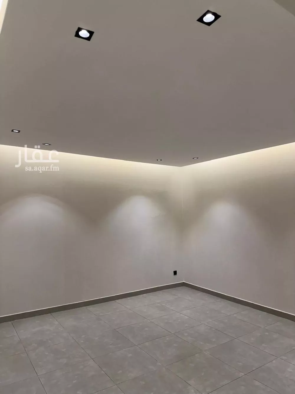 900 sqm building in Dhahrat Al Badiah 24