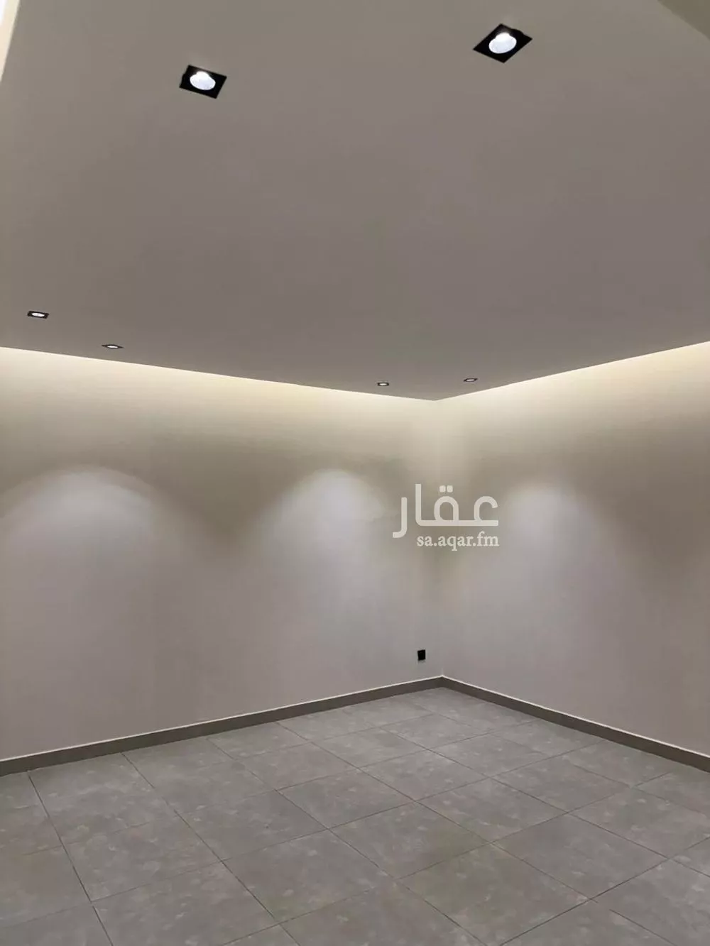 900 sqm building in Dhahrat Al Badiah 9