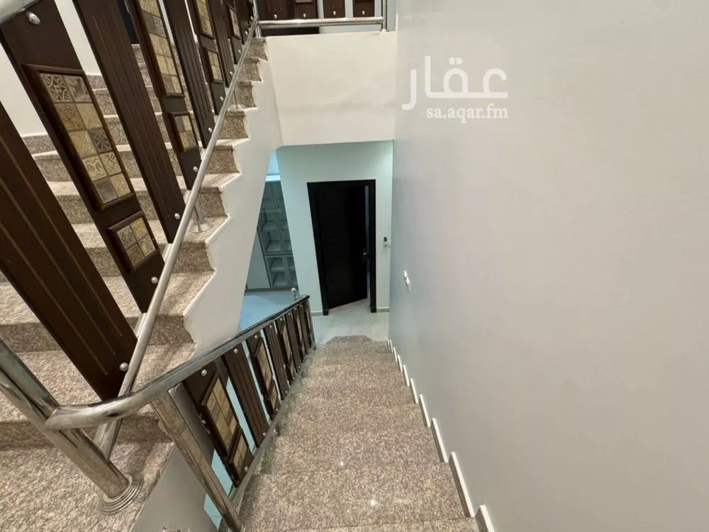 5 bedroom floor in Al Aridh 3