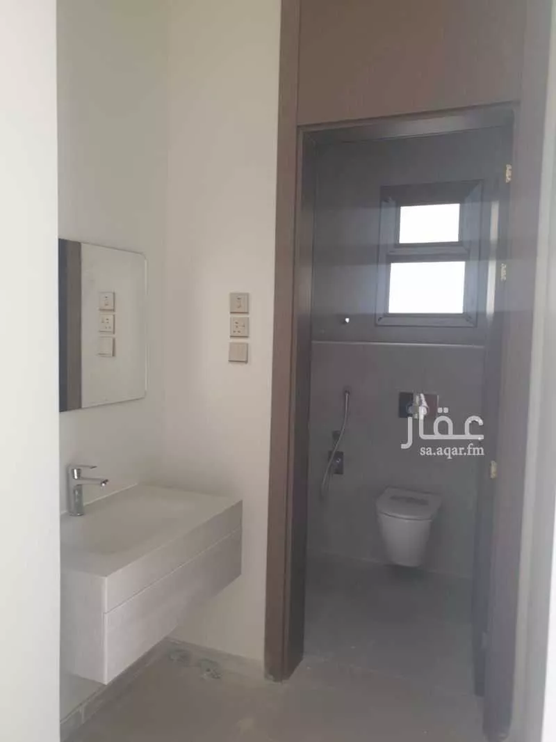 عمارة 875 م² في الخليج 16