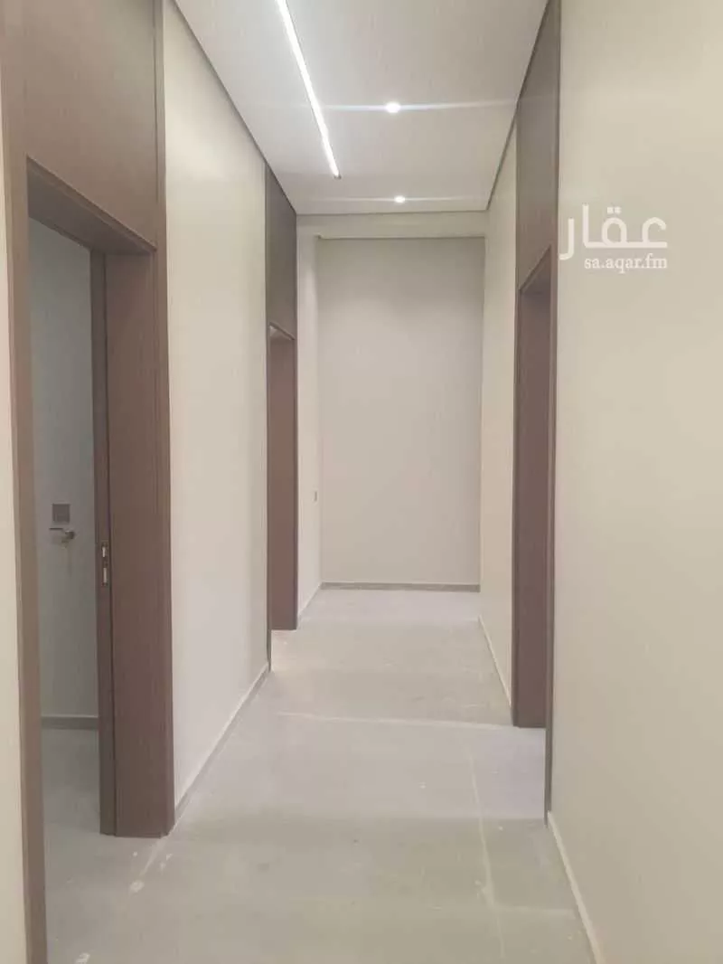 عمارة 875 م² في الخليج 24