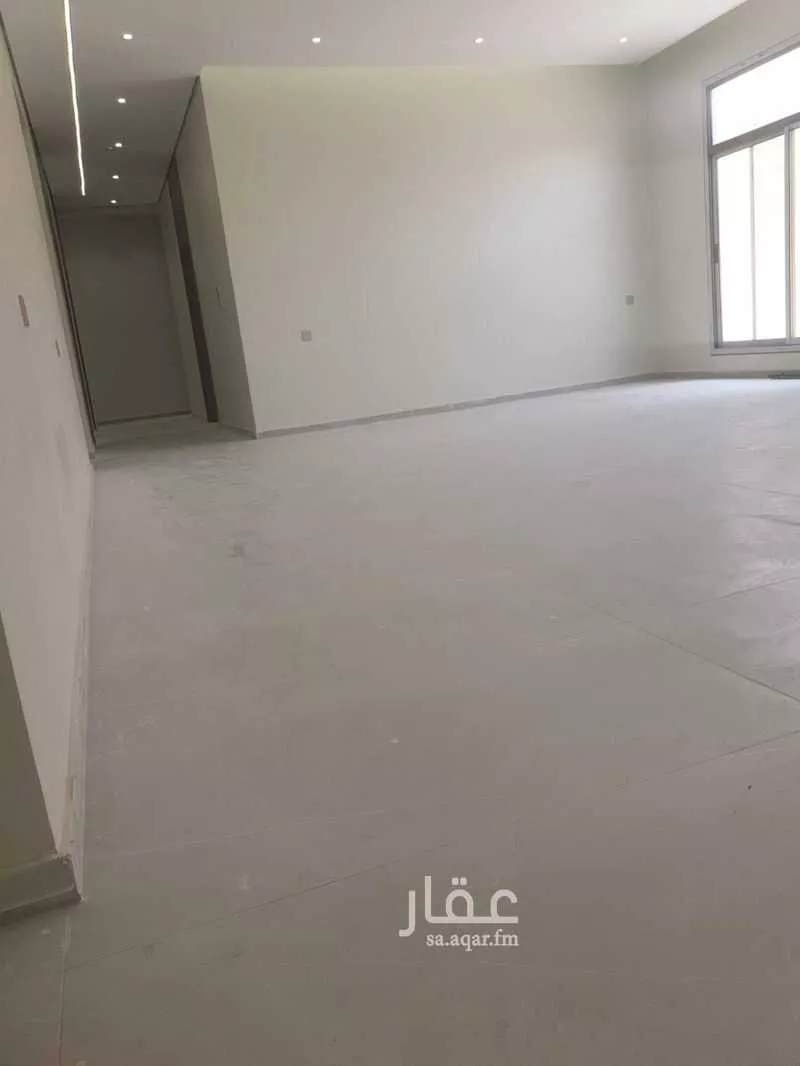 عمارة 875 م² في الخليج 8