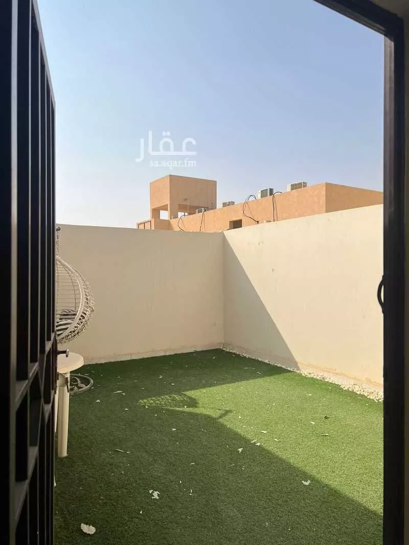 دور 4 غرف في عرقة 13