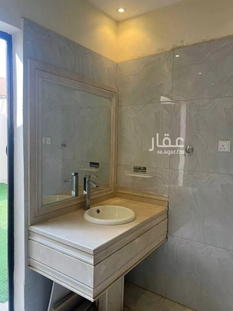 دور 4 غرف في عرقة 8