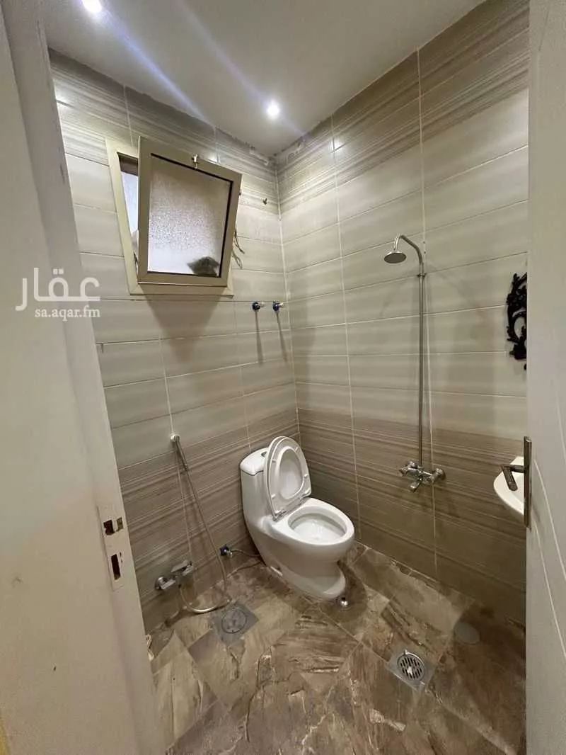 دور 4 غرف في السعادة 7