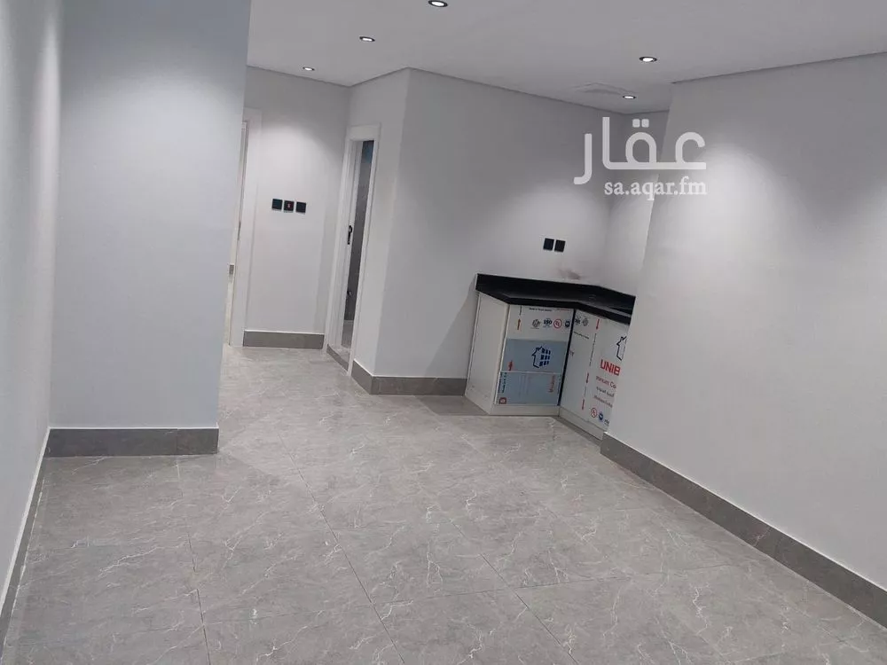 شقة 1 غرف في الملك فهد 18