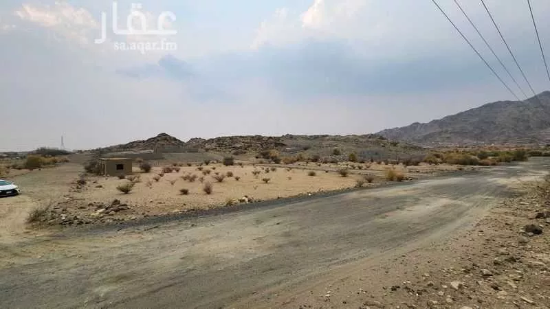 أرض 400 م² في العوالي 2