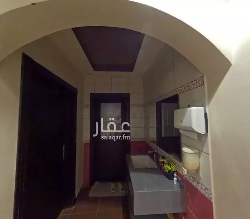 فيلا 18 غرف في عكاظ 12