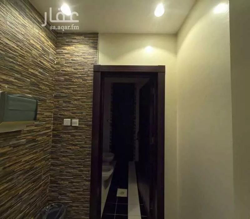 فيلا 18 غرف في عكاظ 9