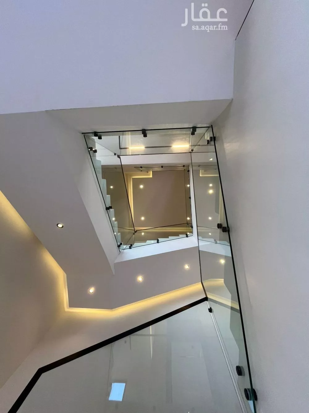 فيلا 4 غرف في المهدية 6