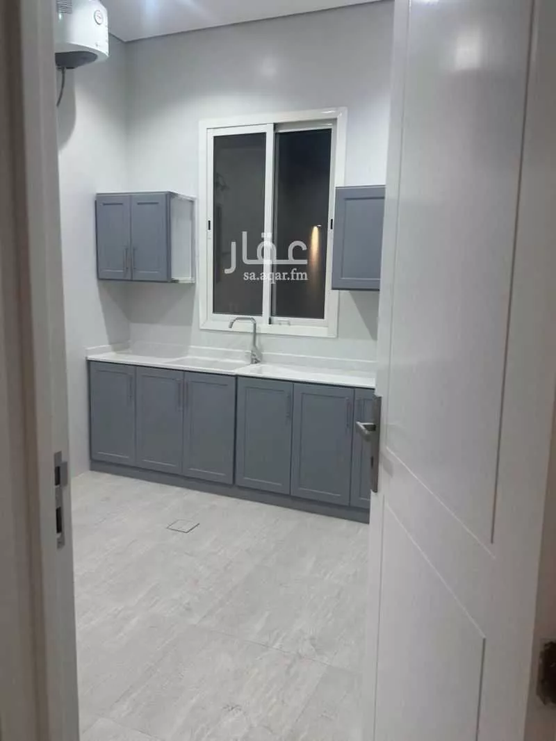 4 bedroom floor in Tuwaiq 7