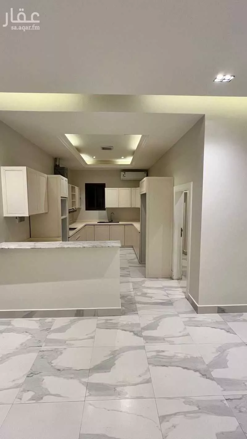 شقة 4 غرف في الملقا 8