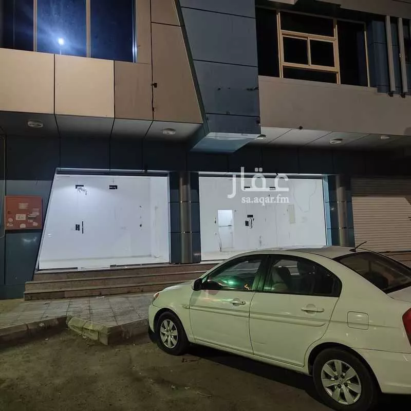 محل 624 م² في المطار 4