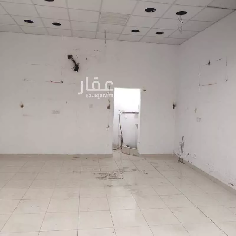 محل 624 م² في المطار 6