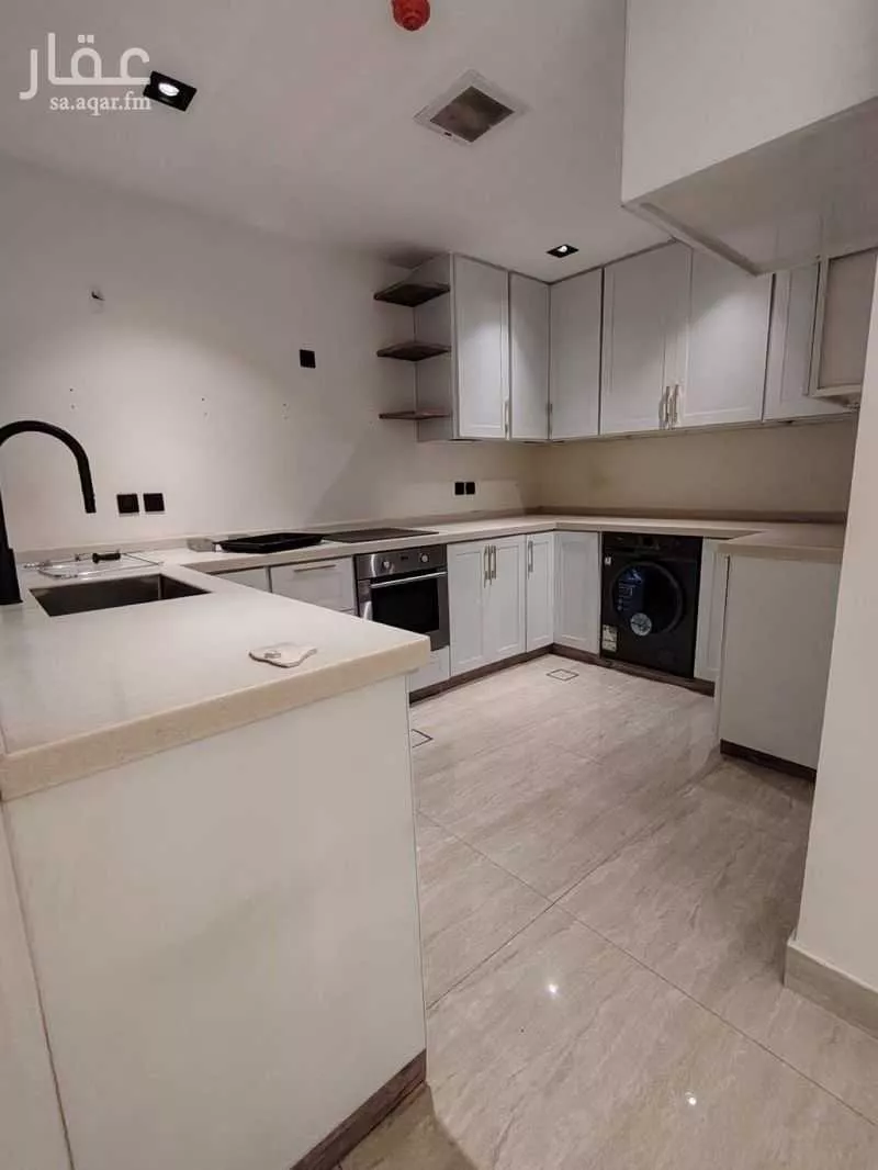 شقة 3 غرف في الحمرا 4