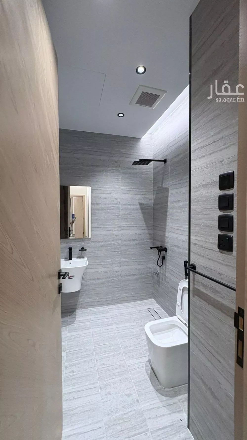 6 bedroom floor in Abu Markha 3