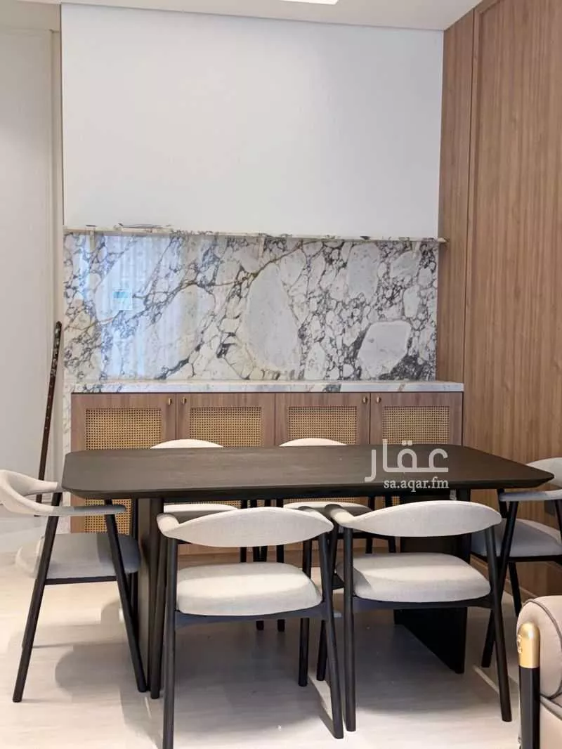 عمارة 2144 م² في الروضة 6