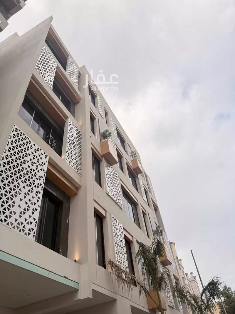 عمارة 2144 م² في الروضة 7