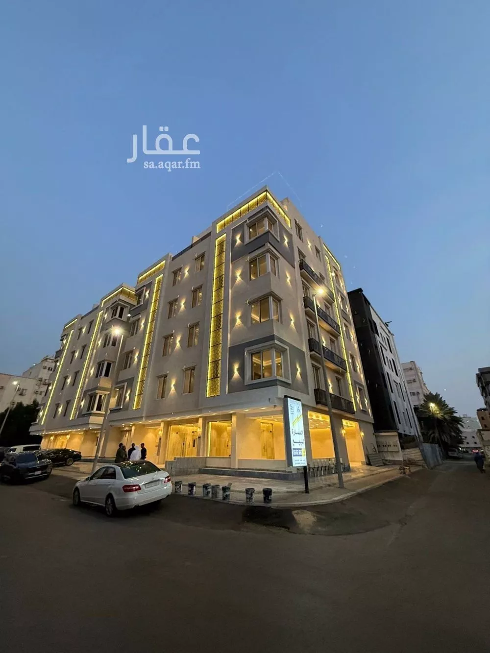 عمارة 524 م² في الروضة 5