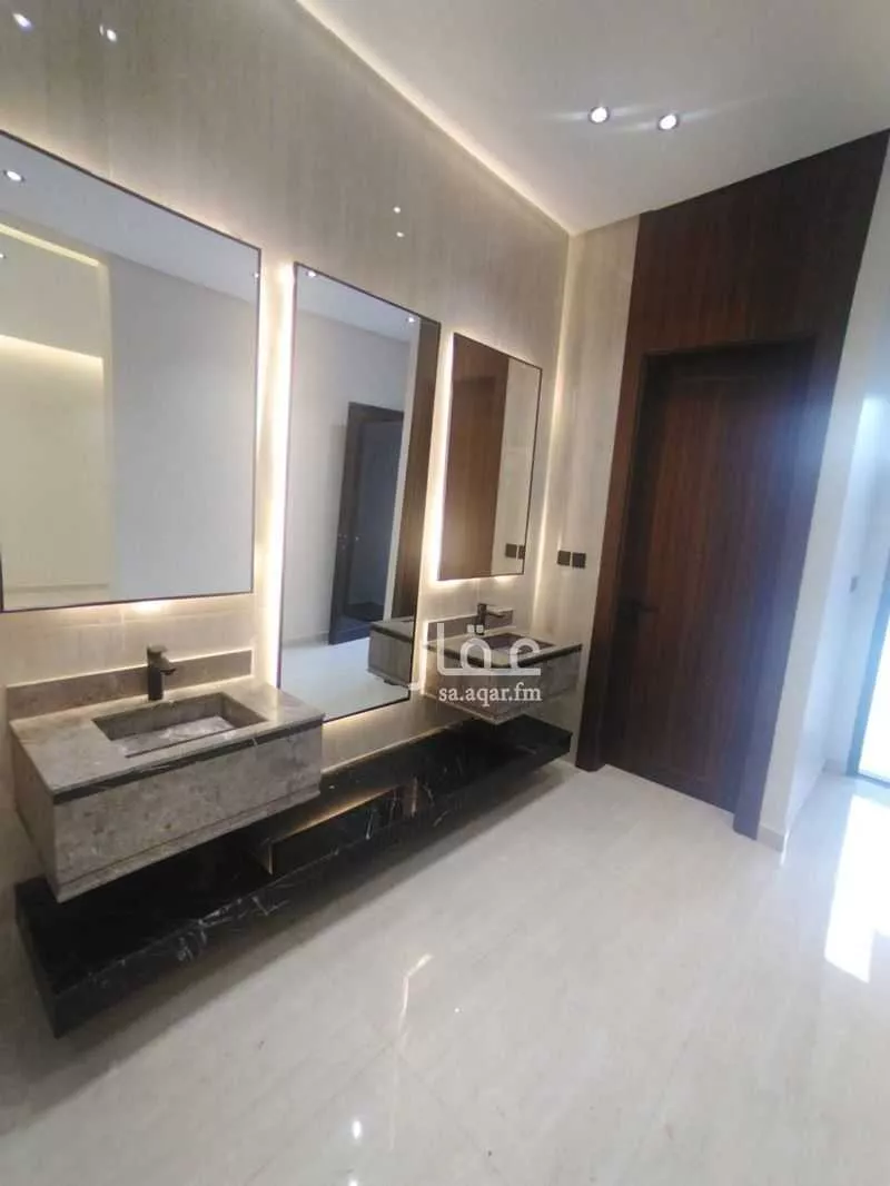 فيلا 7 غرف في ضاحية الملك فهد 2