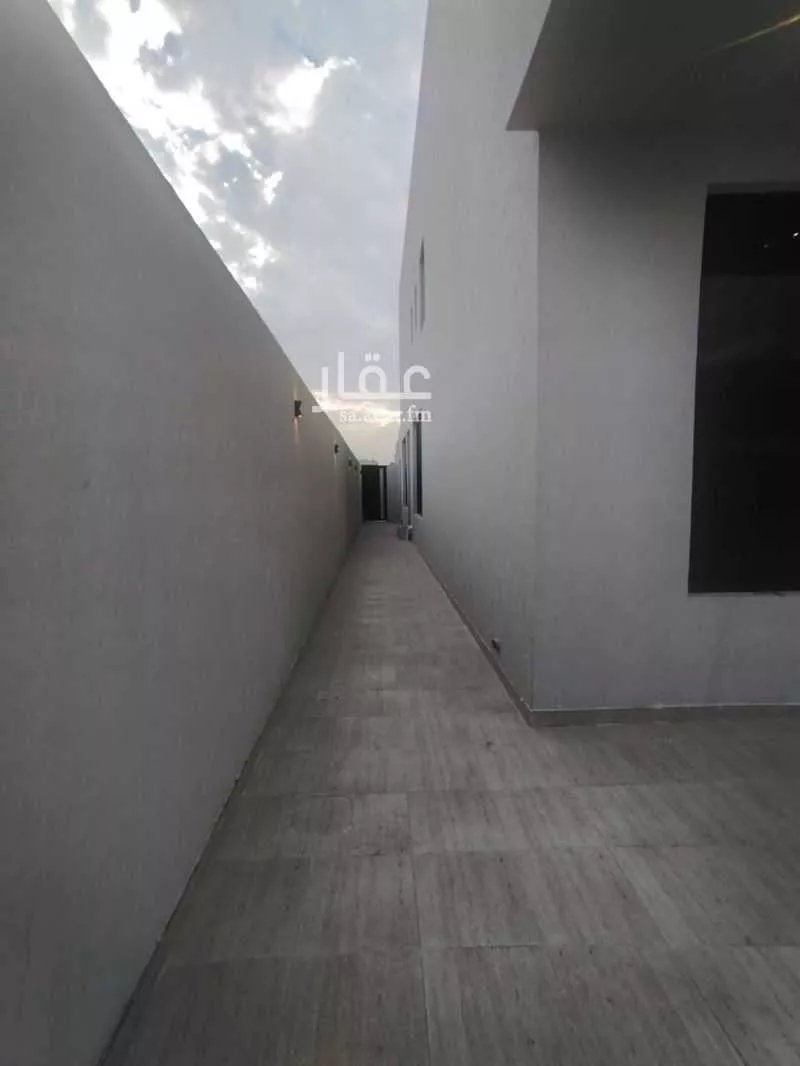 فيلا 7 غرف في ضاحية الملك فهد 11