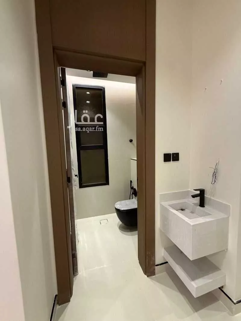 5 bedroom floor in Al Janadriyah 2