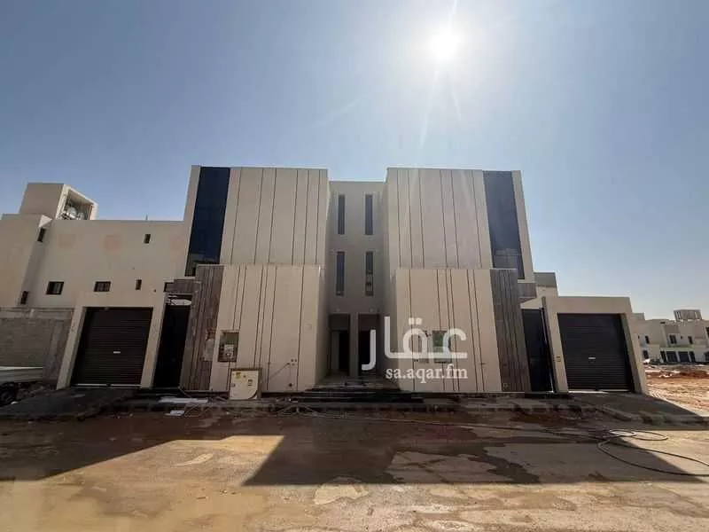 5 bedroom floor in Al Janadriyah 4