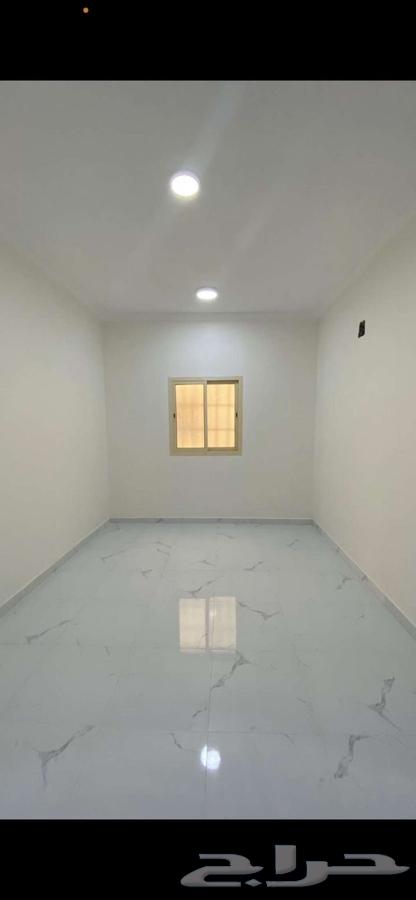 شقة 5 غرف في الرمال 2