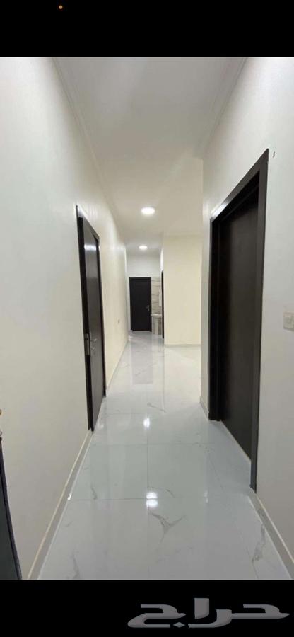 شقة 5 غرف في الرمال 4