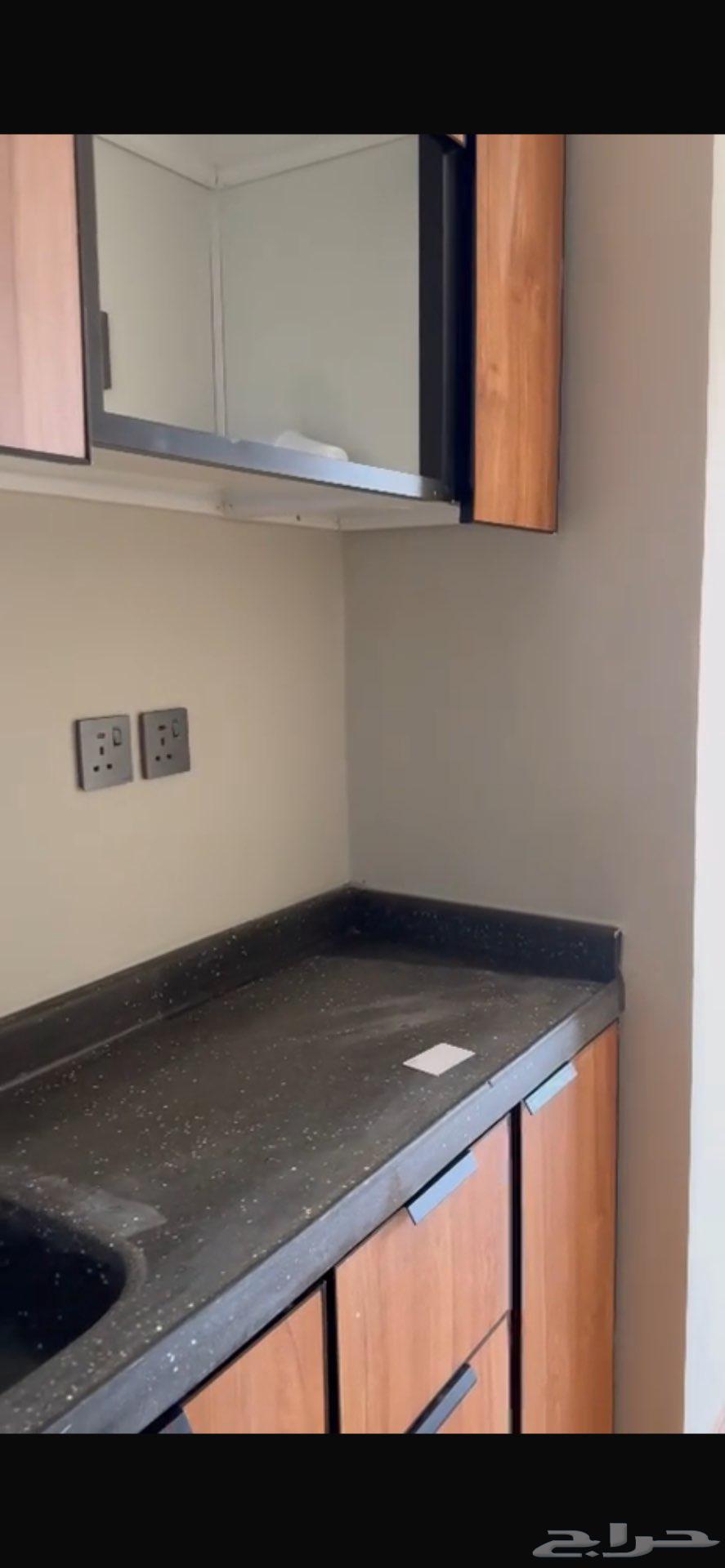 شقة 1 غرف في المربع 4