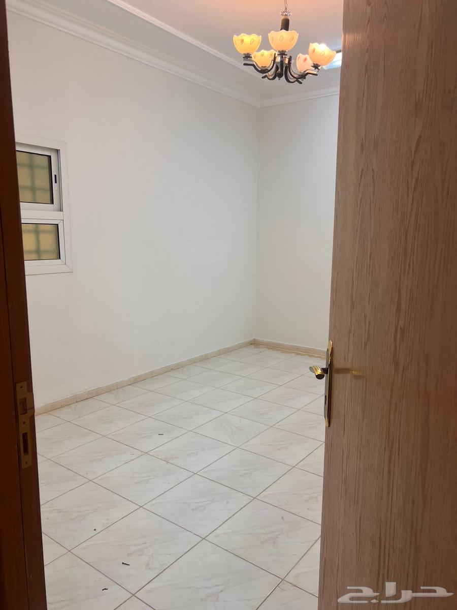 شقة 3 غرف في الرمال 3