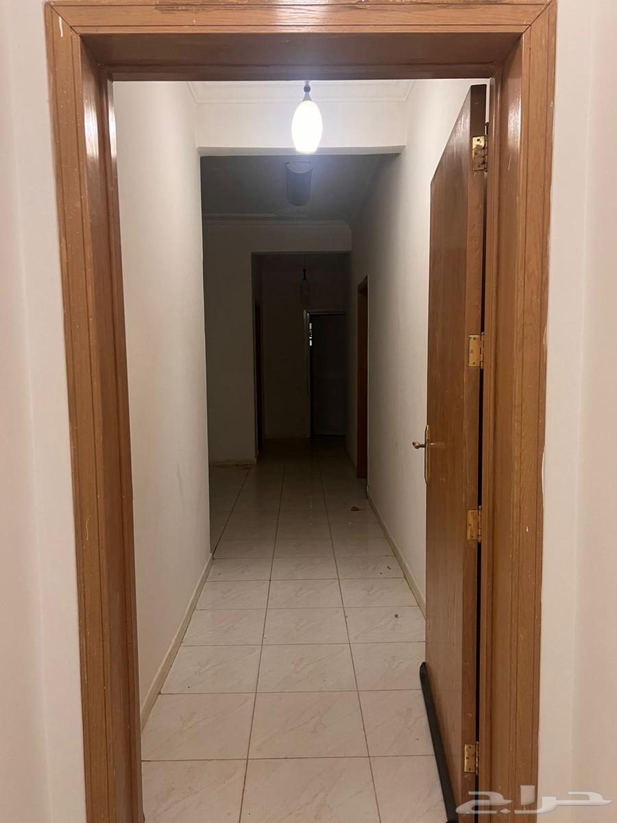 شقة 3 غرف في الرمال 4