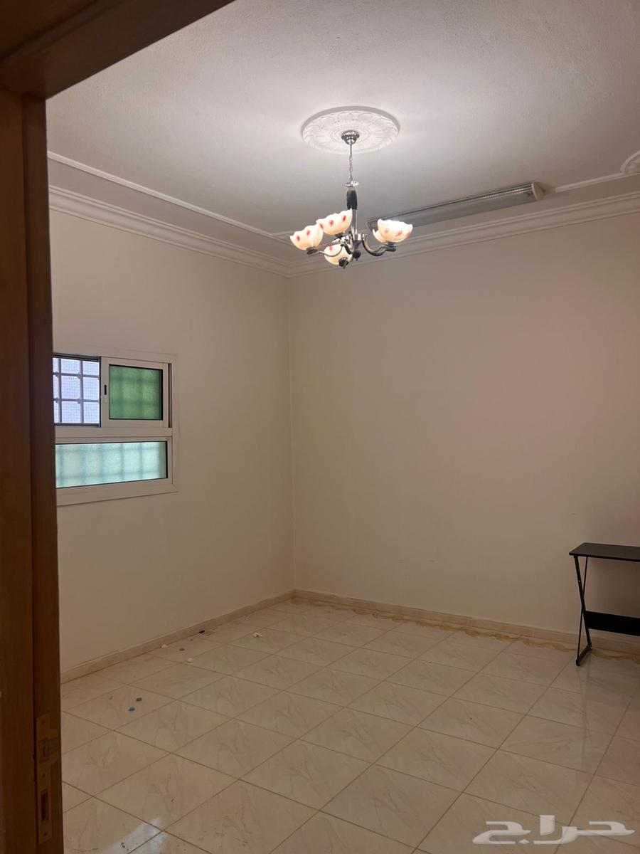 شقة 3 غرف في الرمال 9