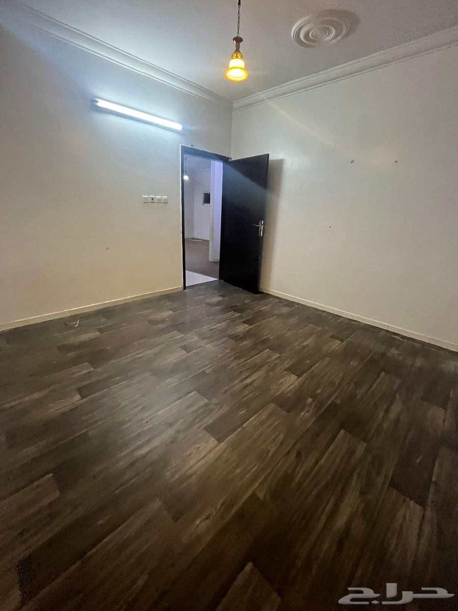 شقة 4 غرف في الرمال 2