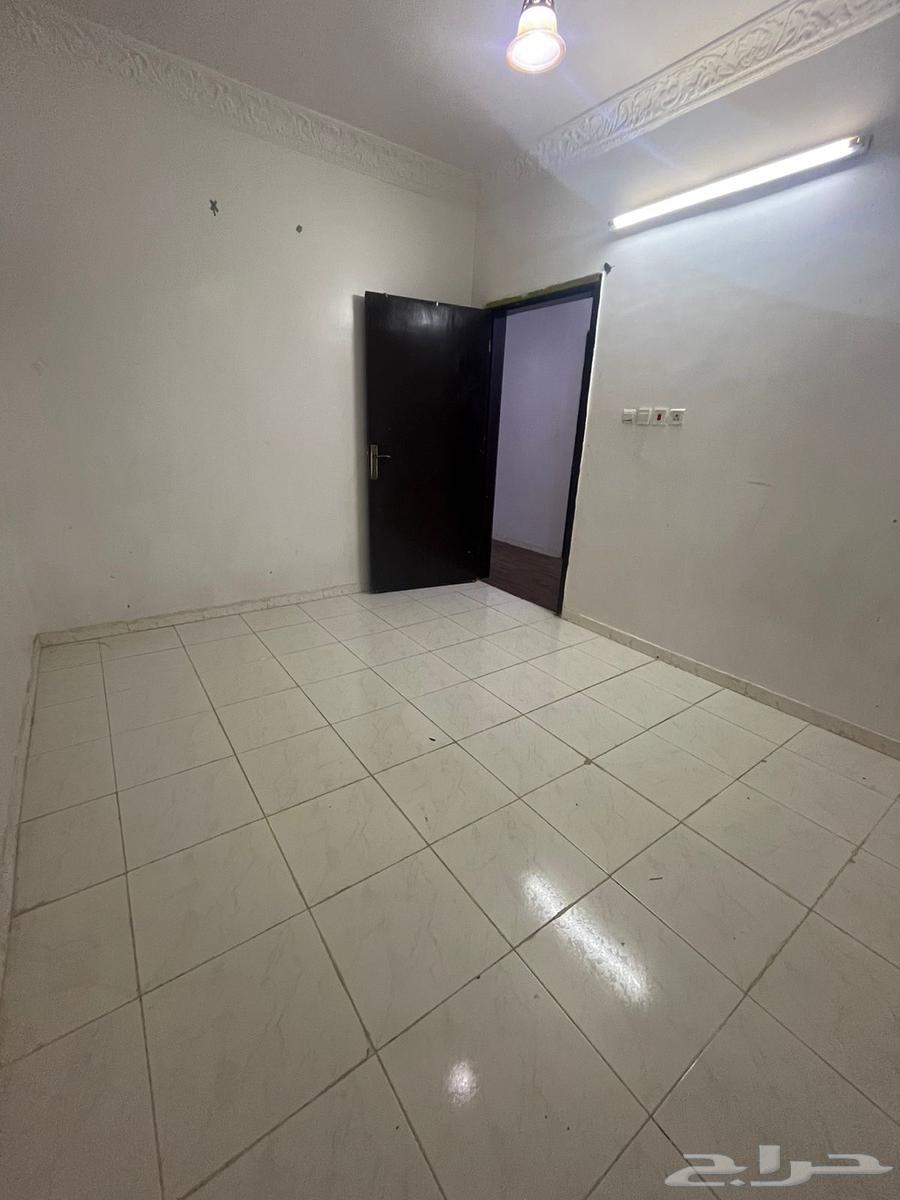 شقة 4 غرف في الرمال 4