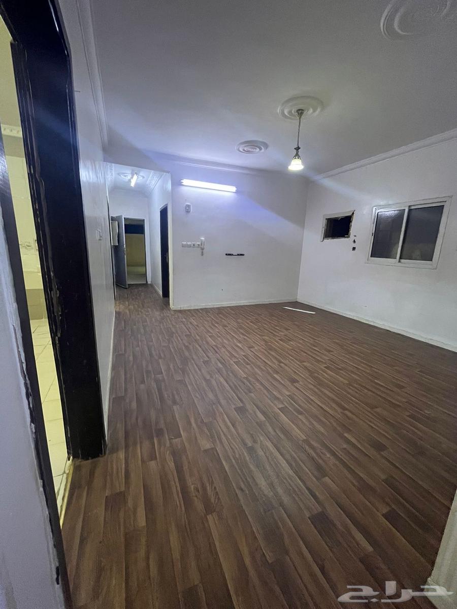 شقة 4 غرف في الرمال 5