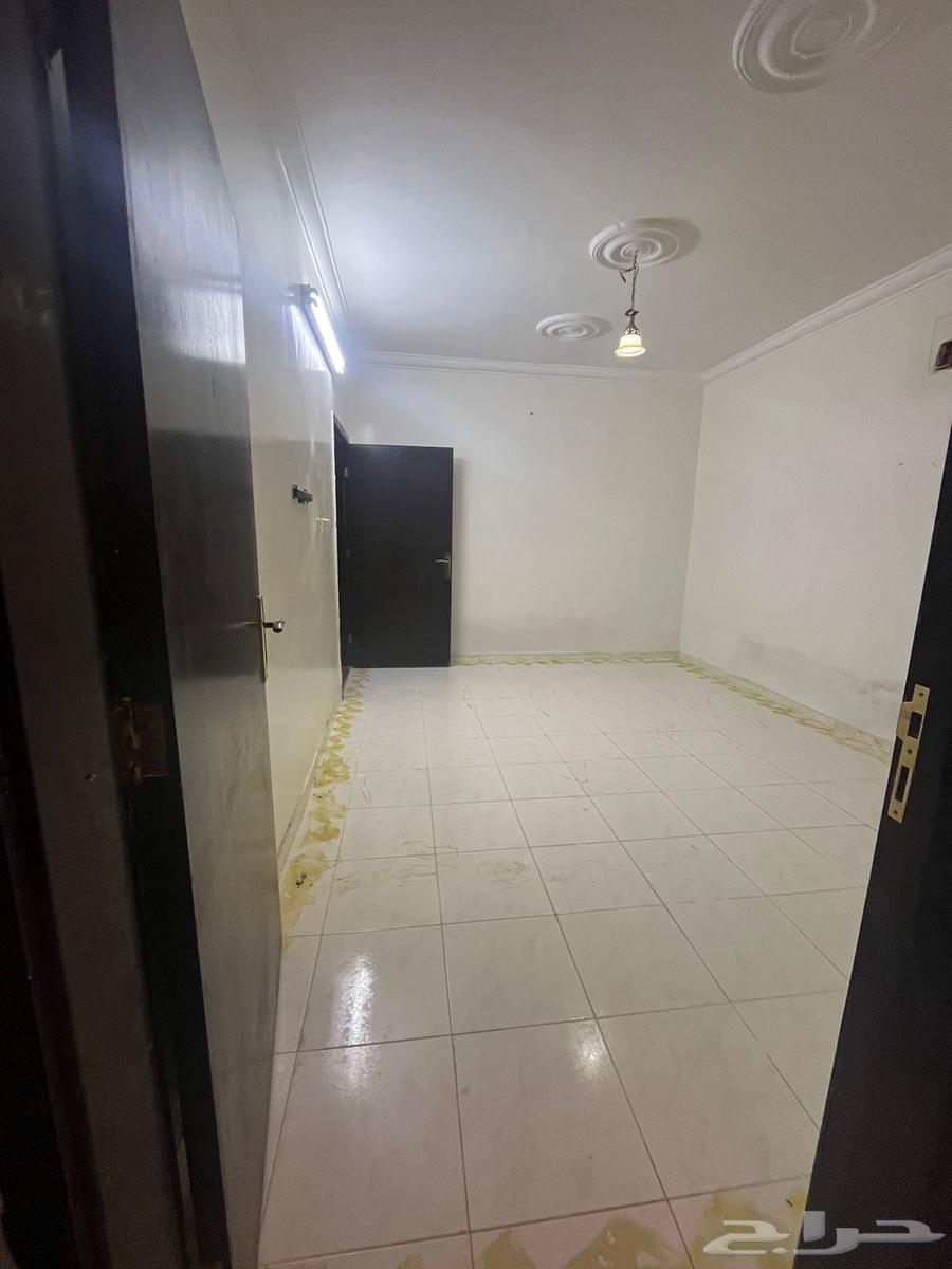 شقة 4 غرف في الرمال 8