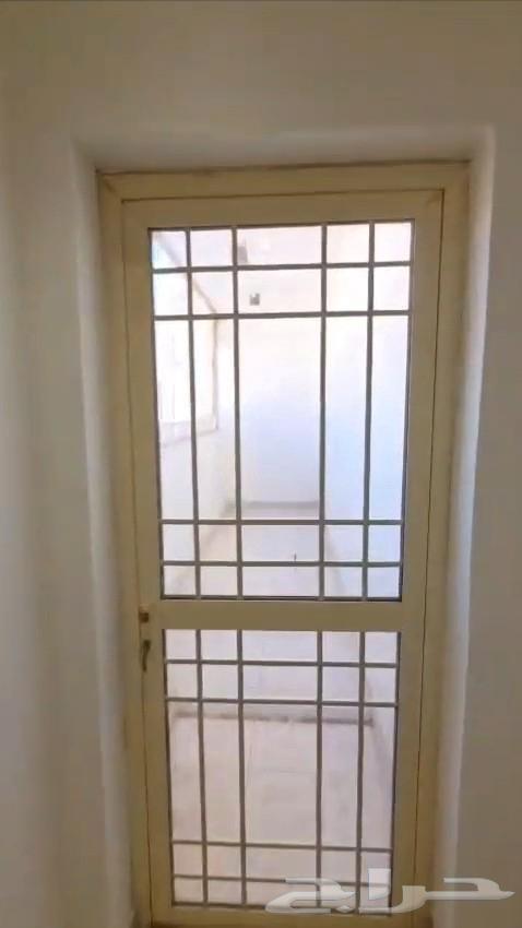 شقة 3 غرف في الريان 4