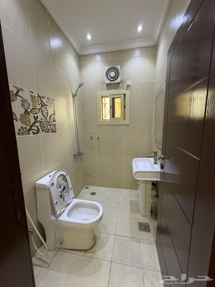 شقة 4 غرف في الكوثر 5