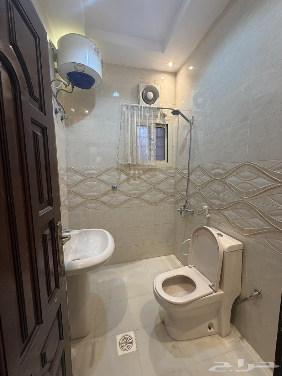 شقة 4 غرف في الكوثر 3