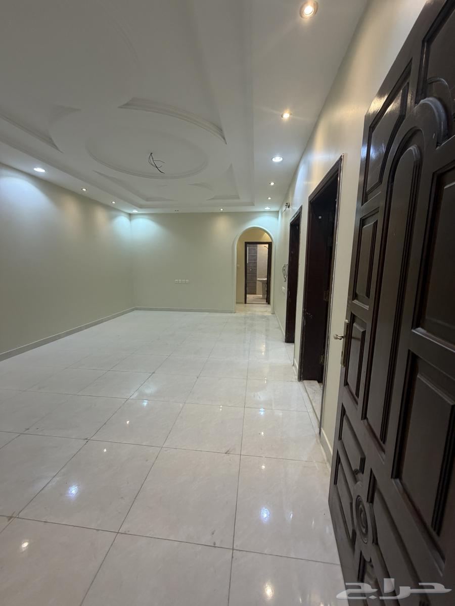 شقة 4 غرف في الكوثر 4