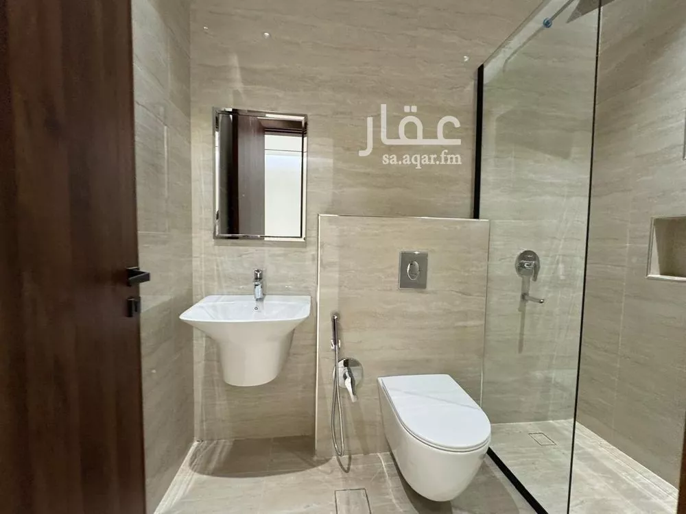 فيلا 5 غرف في الملقا 15