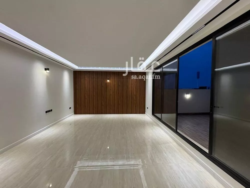 فيلا 5 غرف في الملقا 22