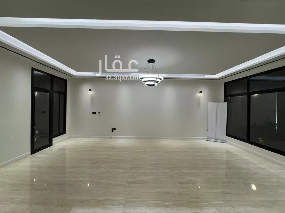 فيلا 5 غرف في الملقا 8