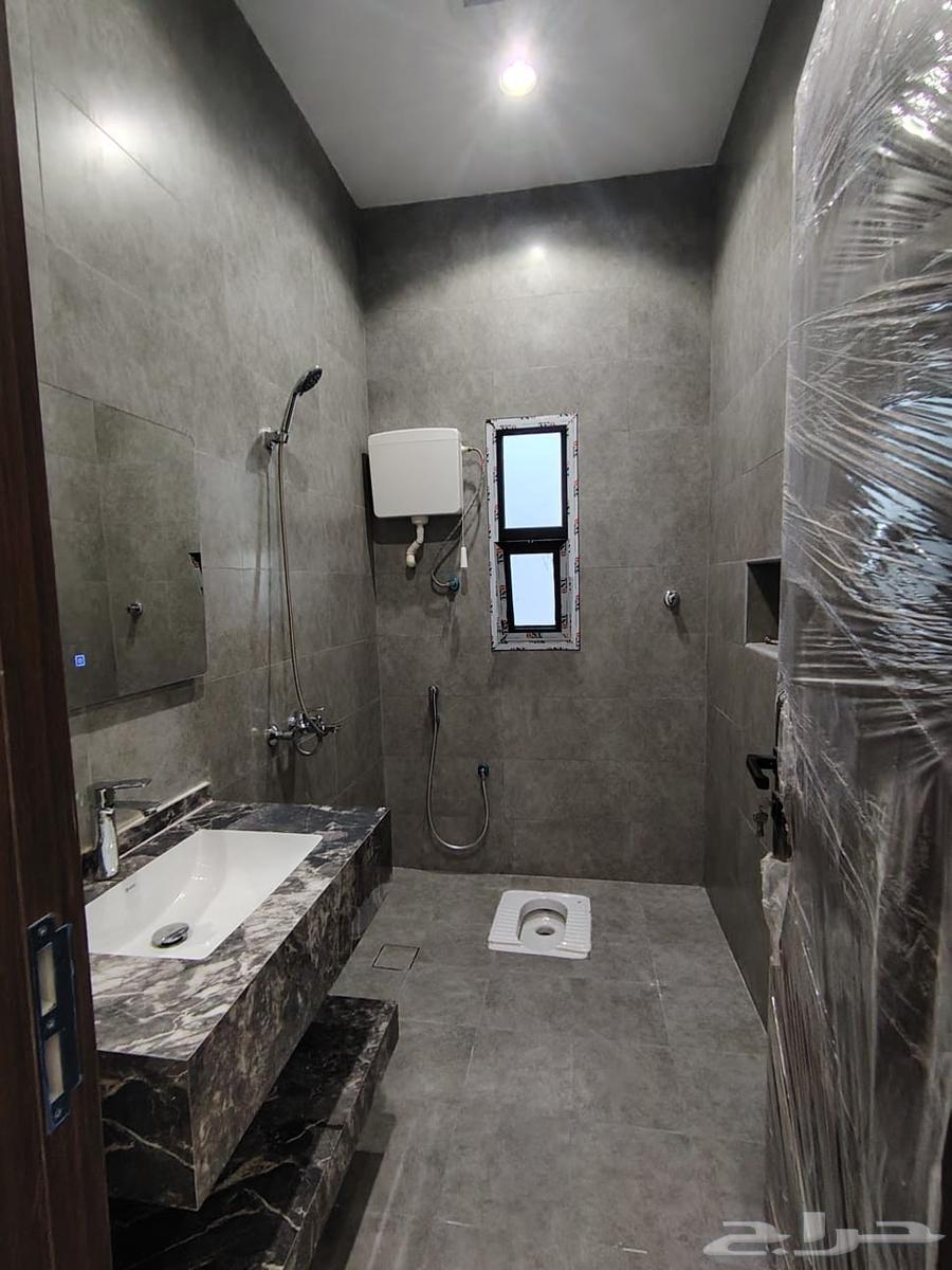 فيلا 7 غرف في الصفوة 17