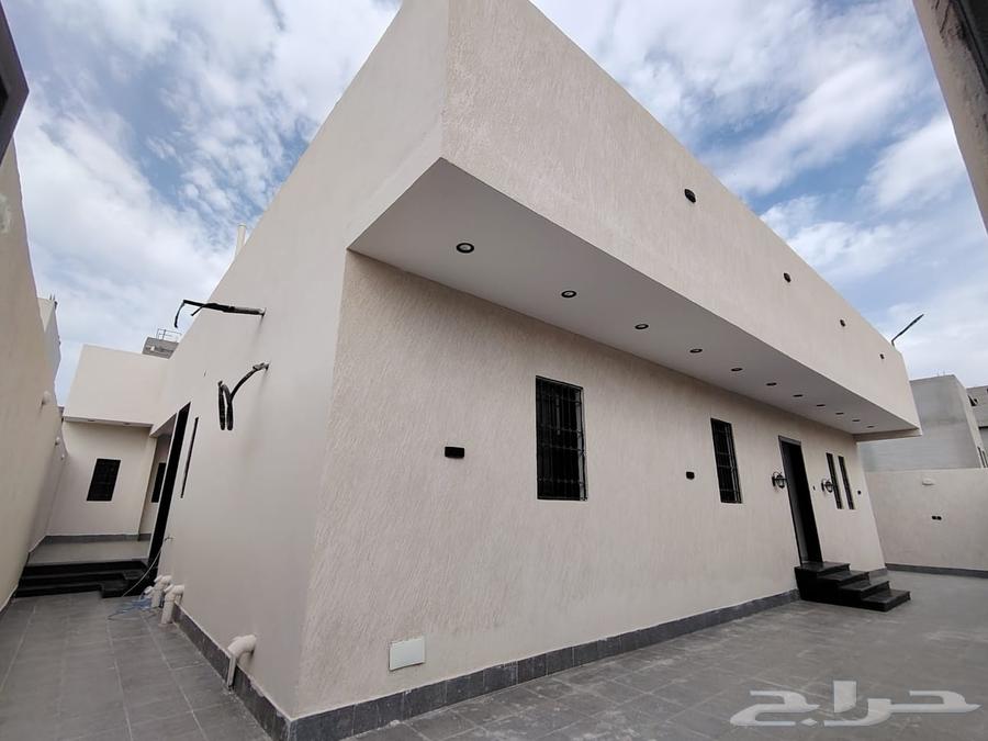 فيلا 7 غرف في الصفوة 8