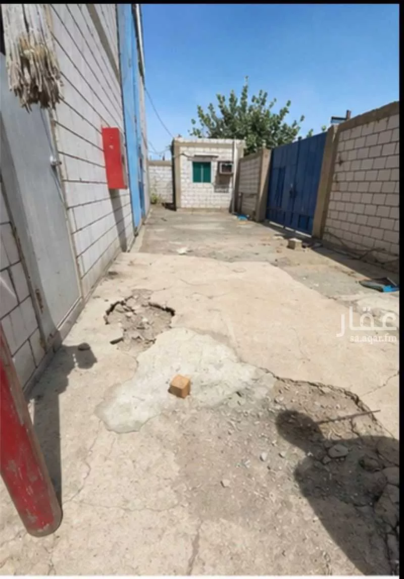 مستودع 1200 م² في الساحل 2